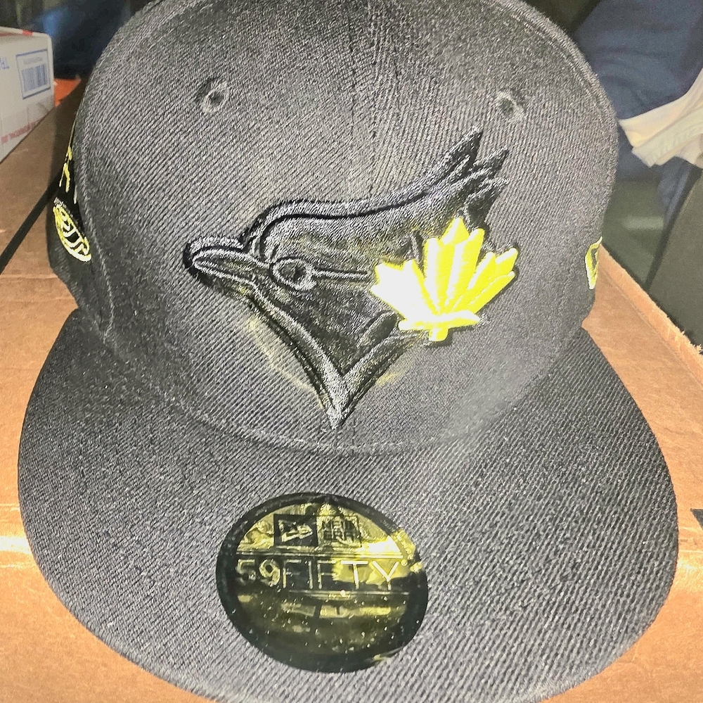 Brand New New Era Size 7 7/8 Black and Gray Cap with Baseball Detail
